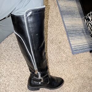Stylish Black Leather Boots with Silver Details
